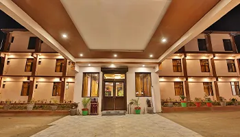 Hotel Amritara The Avadh Badrinath