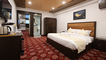 Hotel Amritara The Avadh Badrinath