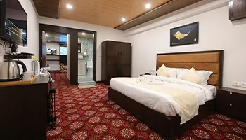 Hotel Amritara The Avadh Badrinath
