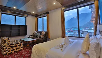 Hotel Amritara The Avadh Badrinath