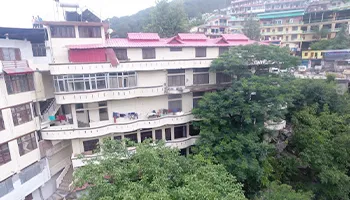  Hotel Raturi Barkot