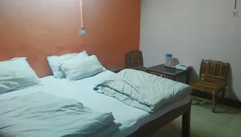  Hotel Raturi Barkot