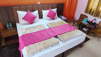  Hotel Raturi Barkot
