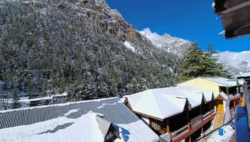 Hotel Gayatri Niketan Gangotri