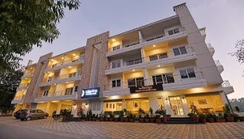 Hotel Clarks Residences Nainital