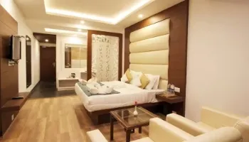 Hotel Queen Of Hills Mussoorie