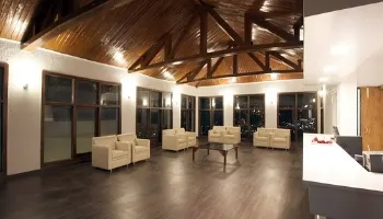 Hotel Queen Of Hills Mussoorie
