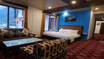 Hotel Amritara The Avadh Badrinath