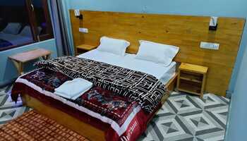 Blue Poppy Resort Auli