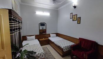 Hotel Kailash Residency Guptkashi