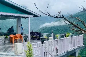 Bliss white cafe Ukhimath