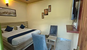 Hotel Narendra Orchid, Phata