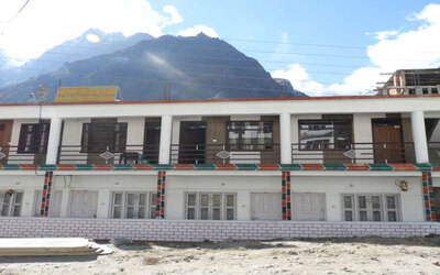 Nar naryan Guest house