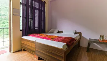 Hotel Girdhar Rudraprayag